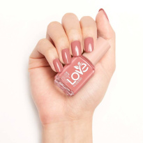 Love By Essie 13,5 ml ─ 40 Better Than Yesterday