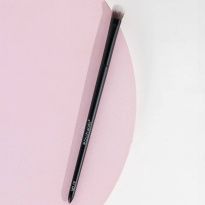 No. 19 Crease Blending Eye Brush