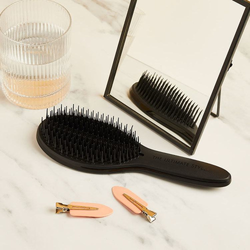 The Ultimate Styler Jet Black