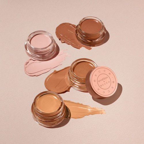 Becca Under Eye Brightening Corrector 4,5 g ─ Medium/Dark