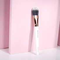 White & Gold Foundation Brush