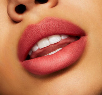 Powder Kiss Lipstick 3 g – Sheer Outrage