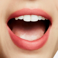 Powder Kiss Lipstick 3 g – Sheer Outrage