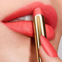 Pure Color Explicit Vellum Matte Lipstick 0,7 g – 212 Electric Nights