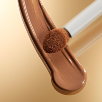 Futurist Soft Touch Brightening Skincare Concealer 6 ml ─ 7N Ultra Deep