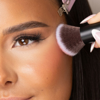 No. 7 Angled Blush Brush