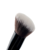 No. 7 Angled Blush Brush