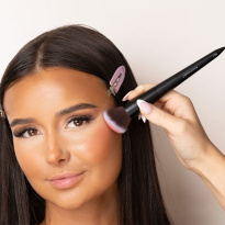 No. 7 Angled Blush Brush