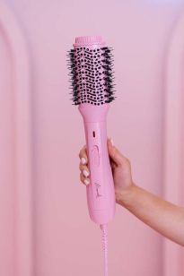 The Blow Dry Brush Pink