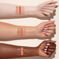 Lip Gloss 4,7 ml ─ Peachy