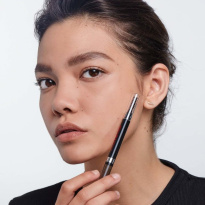 Infaillible Brows 24H Filling Triangular Pencil 1 ml ─ 5.0 Light Brunette