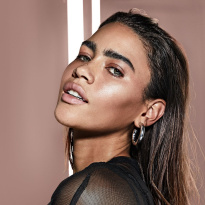 Becca Under Eye Brightening Corrector 4,5 g ─ Dark