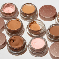 Becca Under Eye Brightening Corrector 4,5 g ─ Dark