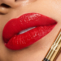 Pure Color Explicit Slick Shine Lipstick 914 Adrenaline Rush 0,7g