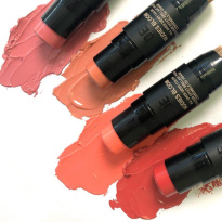 Nudies Blush Bloom Dewy 7 g – Tiger Lily Queen