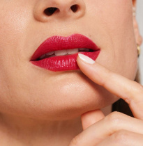 Colorluxe Hydrating Cream Lipstick 2 g – Candy Apple