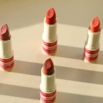 Matte Lipstick 4 g – Vinbär