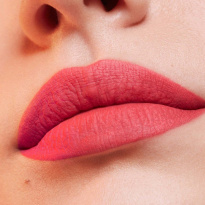 Pure Color Whipped Matte Lip Gloss 9 ml – 927 Hot Fuse