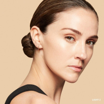 Vitamin Enriched Skin Tint SPF15 50 ml ─ Light 2